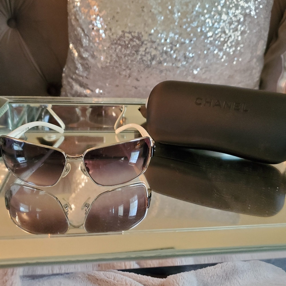 Authentic Chanel 😎 Sunglasses White Black Silver